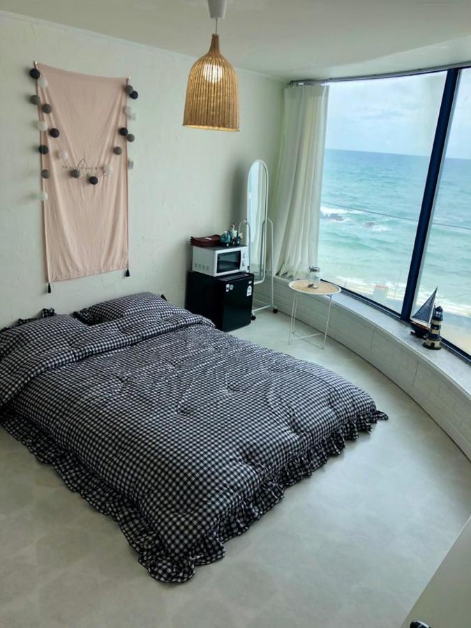 Seaside Sunrise Pension Donghae Habitación foto