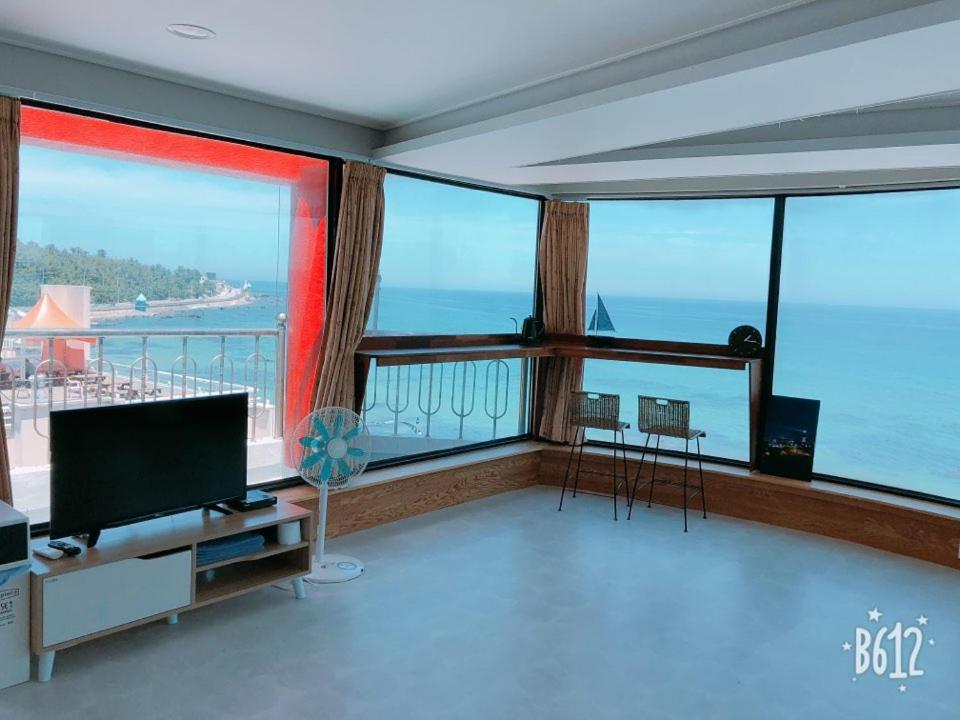 Seaside Sunrise Pension Donghae Habitación foto